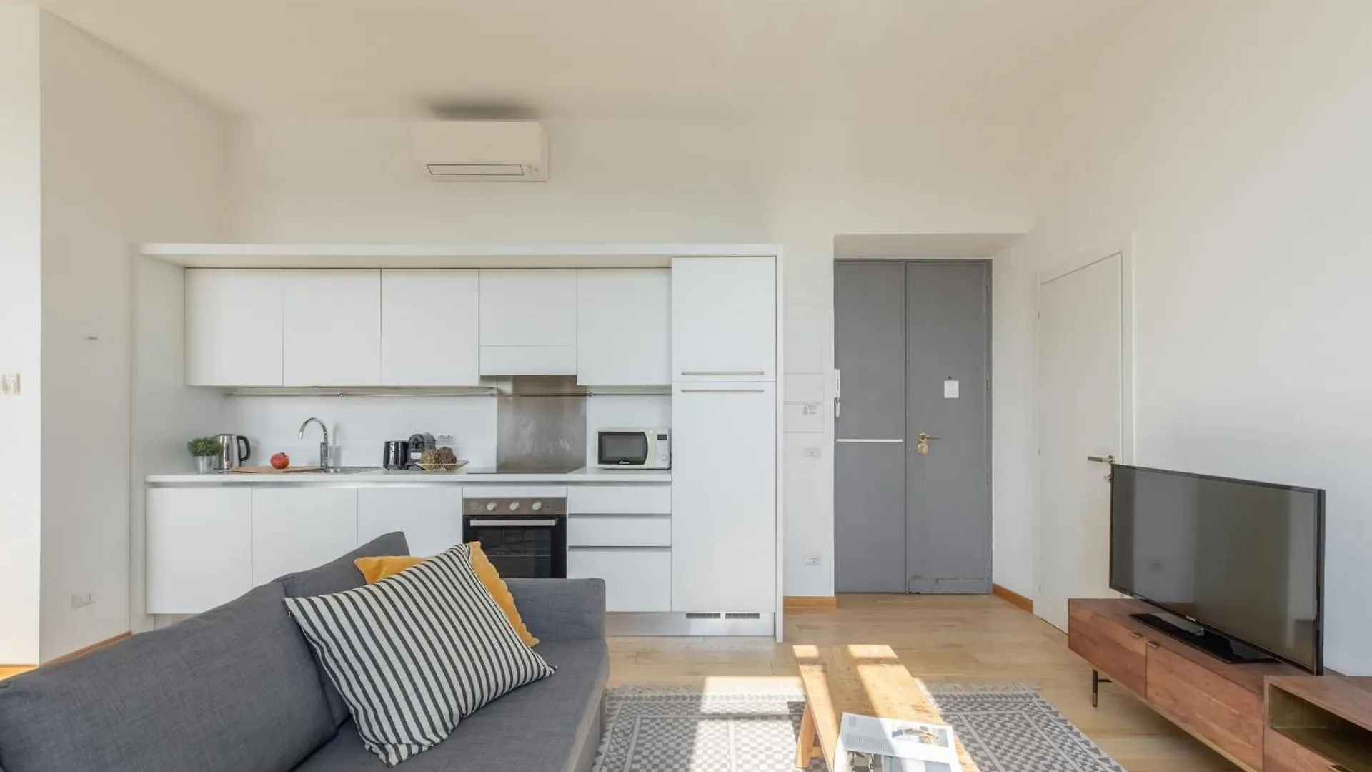 Iflat Bright & Modern Living With Panoramic View Apartment Rome Italy