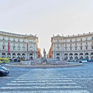 44 Nel Centro Di Via Nazionale Appartamento